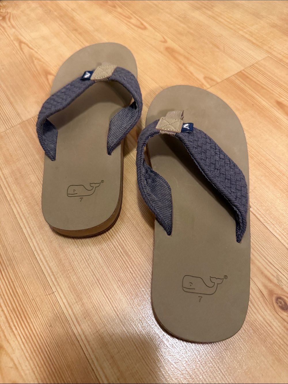 Vineyard Vines Navy Woven Strap Tan Footbed Flip Flops - Picture 2 of 8